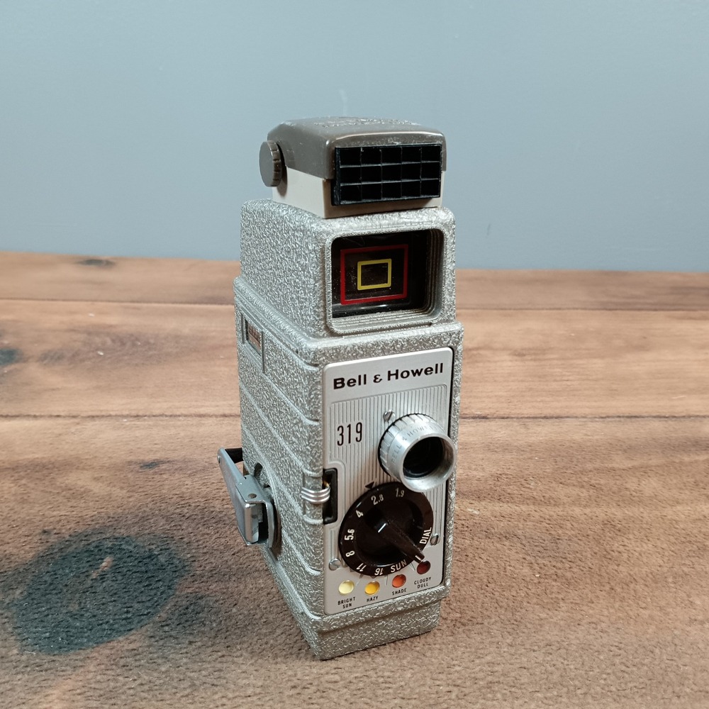 Bell & Howell 319 8mm Movie Camera Grey Good Vintage Sun Dial with Case - Picture 7 of 13